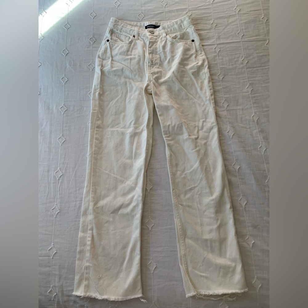 White Boohoo Jeans